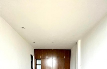 Bán nhà Phố Tây Kết 30m2 X 5 Tầng giá 5,5 tỷ Oto đỗ cửa view Sông Hồng